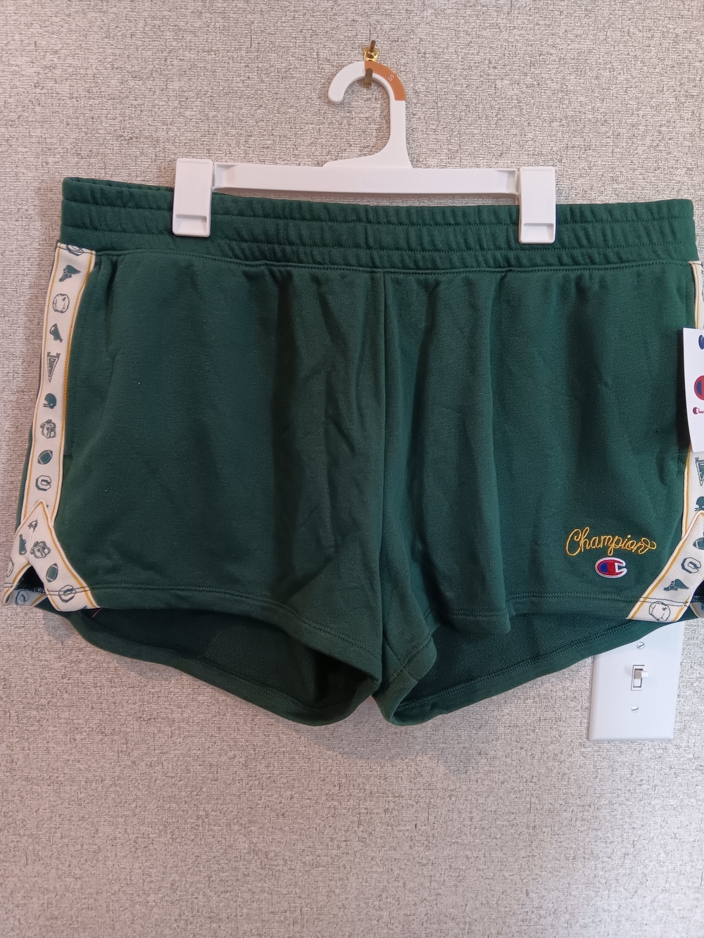Champion Dark Green Athletic Shorts with Cream Side Trim Size 1X